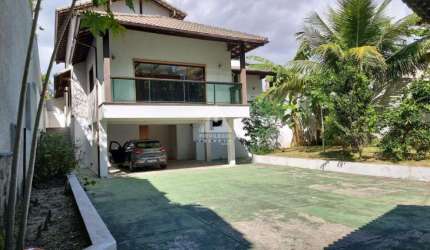 Casa em Condomínio fechado, 4 quartos, 2 suítes, closet, piscina com cascata, sauna