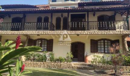 CASA NO BOSQUE DA BOIUNA