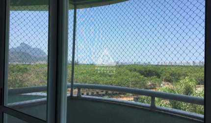 Apto 2 Quartos, sendo 1 suite, com vaga, Sol da Manha e vista eterna para a Pedra da Gávea em Jacarepagua.