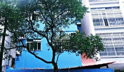 Em uma rua arborizada em meio a cafés e bares de Copacabana, este hostel fica a 8 minutos a pé da Praia , a 4 km do teleférico do Pão de Açucar!!