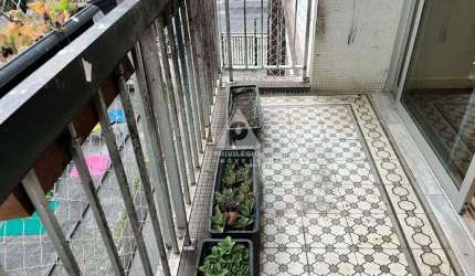 106m², Cosme Velho, duplex com varanda, 2 quartos, 2 vagas