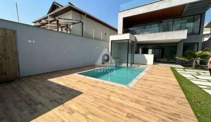 Casa Triplex , 330 m², 5 suítes no Condomínio Interlagos de Itaúna - Barra da Tijuca
