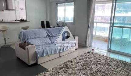 Apartamento de 2 suítes em Botafogo com vista para o Cristo