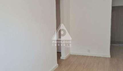 APARTAMENTO 2 QUARTOS COM VAGA EM VILA ISABEL COM DUAS VARANDAS