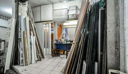 Loja dentro de galeria, no flamengo bem movimentada