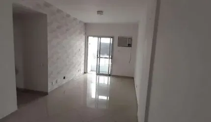 Apartamento na Tijuca com Quarto, Sala e Dependência Completa