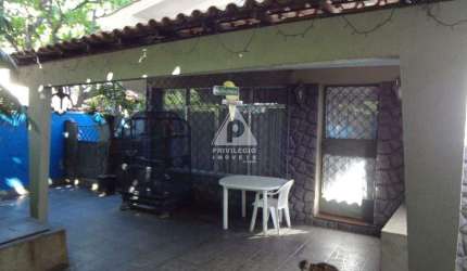Casa de rua à venda, 5 quartos, 2 vagas, São Francisco - Niterói/RJ