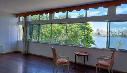 Apartamento com 200m² planta original, 4 quartos com vista incrível da Lagoa, Morro Dois Irmãos e Pedra da Gávea, sol da tarde.