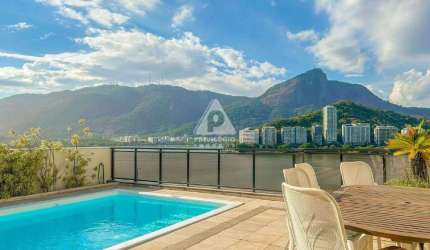 Cobertura triplex, com piscina e vistas incríveis
