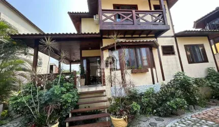 Casa Duplex, com 4 quartos em condomínio fechado no Recreio dos Bandeirantes