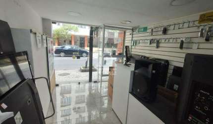 Loja Espetacular à Venda em Copacabana: 131 m² na Rua Tonelero