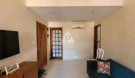 2 quartos, 2 banheiros, sala confortável e vista para o Cristo, sol da manha e portaria 24h, com play, salão de festas, portaria 24hs