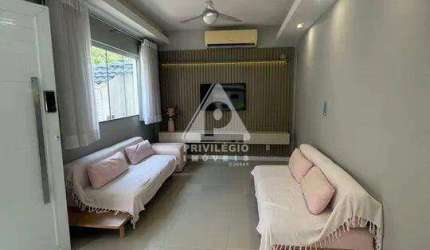 Casa com 3 quartos com suítes e 4 vaga de garagem à venda em Freguesia