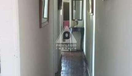 Apartamento de 2 quartos, com dependencia completa , a venda no melhor da Tijuca