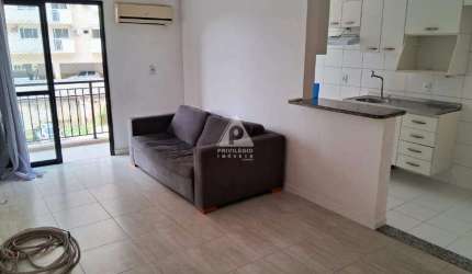 Apartamento com varanda, 2 quartos, suíte e vaga