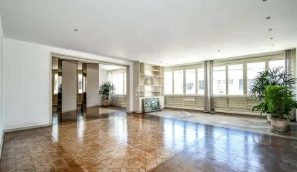 COBERTURA DUPLEX NA QUADRA DA PRAIA. SALÕES!5 QTOS E 2 VAGAS. VARANDÃO! 480 m2!