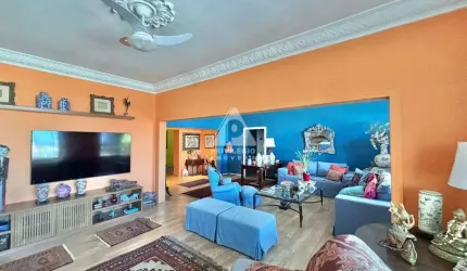 Apartamento a venda na Avenida Atlântica com vista mar.