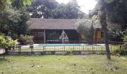 Excelente casa em amplo terreno na Ilha Primeira, ótimo estado, salão amplo com girau, varandão, 3 quartos + quarto de hóspede
