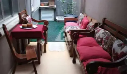 SALA 3 QUARTOS EM UMA MARAVILHOSA RUA TRANSVERSAL EM BOTAFOGO