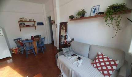 2 QUARTOS COM DEP REVERTIDA, VARANDA, 1 VG ESC, DIREITO A LAJE E UMA SUÍTE NO TÉRREO