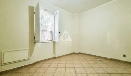 Urca apartamento quarto e sala amplo em rua tranquila e segura