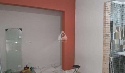 Apartamento com 2 quartos em Copacabana, próximo metrô