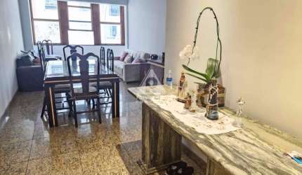 SALA, VARANDA INTERNA, 3 QUARTOS SENDO 1 SUÍTE, DCE E AREA