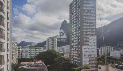 Cobertura em Botafogo com 2 vagas de garagem..