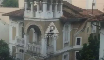 Casa Centenária Essa residência quase centenária é um oásis de tranquilidade em Laranjeiras.