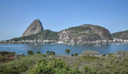 Apartamento na R. Barbosa-Flamengo 3 quartos, sala espaçosa, 3 banheiros sendo um suíte, área de serviço, dependência completa e vaga na escritura.