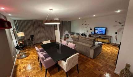 Excelente apartamento de 4 quartos amplos; salão, 3 banheiros (1 Suíte), cozinha espaçosa, área de serviço e dependência completa.,