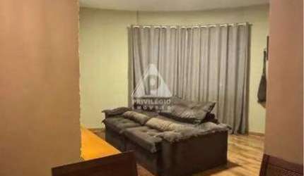 Apartamento com 02 quartos a venda na Glória