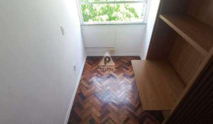 Apartamento conjugado muito bem conservado, muito arejado, piso taco, próximo de comércio e transporte farto