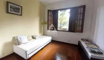 2 QUARTOS, FRENTE, COM VAGA.