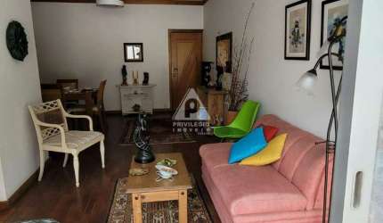 Em Copacabana! Excelente apartamento de 3 quartos, sendo um suíte, e 2 vagas na escritura!
