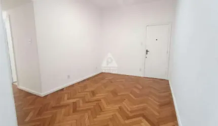3 quartos, dependência na Av. Atlântica