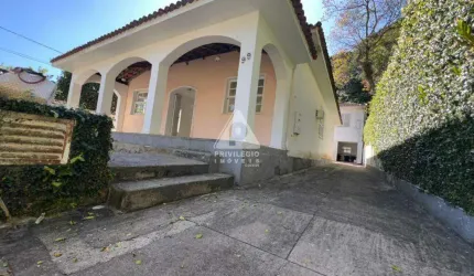Alto da Boa Vista! Casa linear, sala, 5 quartos, garagem, 141m²