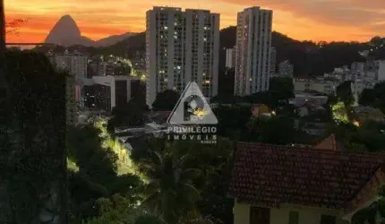 Ótima casa na rua Alice com vista panorâmica para o Cristo em Pão de Açúcar,4 qts,1 suíte,2 salas,escritório,piscina e churrasqueira!