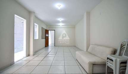 Prédio Comercial no Humaitá, 238 m², 9 salas, 6 banheiros