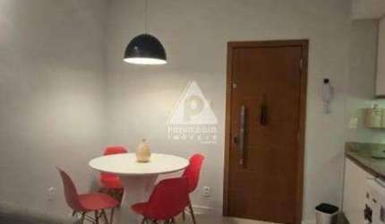 Oportunidade única! Lindo apartamento estilo studio à venda, localizado no coração de Laranjeiras.