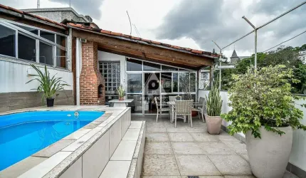 Cobertura com 140m², vista livre e 3 vagas em Santa Teresa