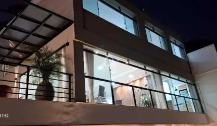 Deslumbrante mansão situada em uma das localizações mais privilegiadas da cidade.