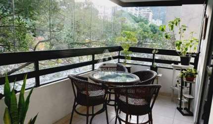 Apartamento de 2 quartos com varanda e 2 vagas em Laranjeiras