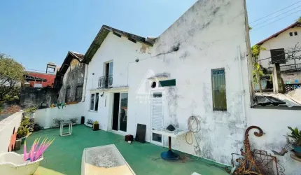Casa Triplex-3 quartos-3 banheiros-terraço- Santa Teresa.