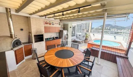 Cobertura Duplex de 3 quartos sendo uma suíte em rua transversal e nobre do bairro do Flamengo.