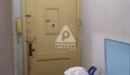 APARTAMENTO NO CENTRO DO RIO