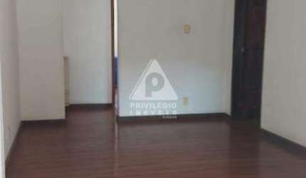 Excelente casa à venda em Condomínio fechado
