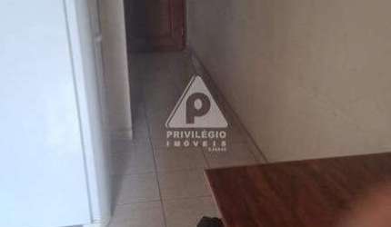Excelente conjugado no centro