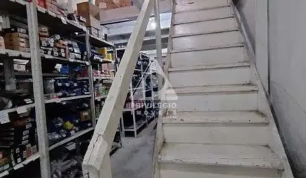 Loja com 2 pavimento e 2 banheiros no Catete
