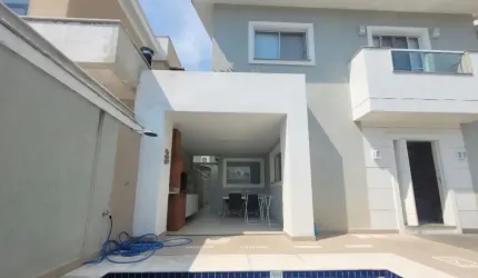 Casa em Condomínio para Venda, 5 dormitórios, sendo 4 suítes, 6 banheiros, 2 vagas, mobiliado, área total 236,00 m²
